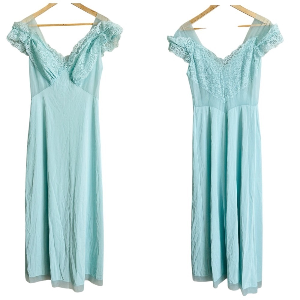 Vintage 1970’s Vanity Fair teal pale Blue Slip Dress Size 36 Small With Lace - Picture 2 of 12
